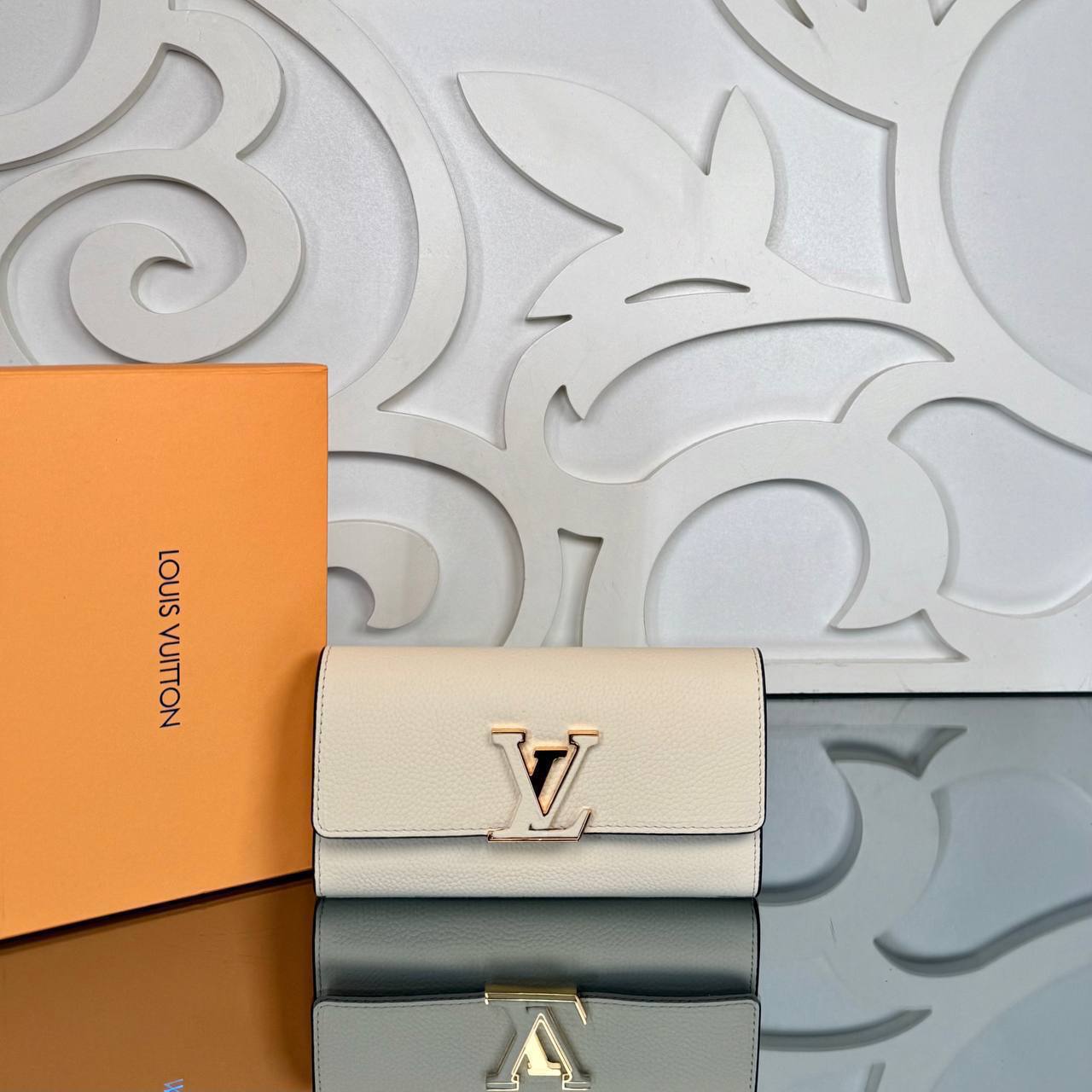 Louis Vuitton Capucines Wallet