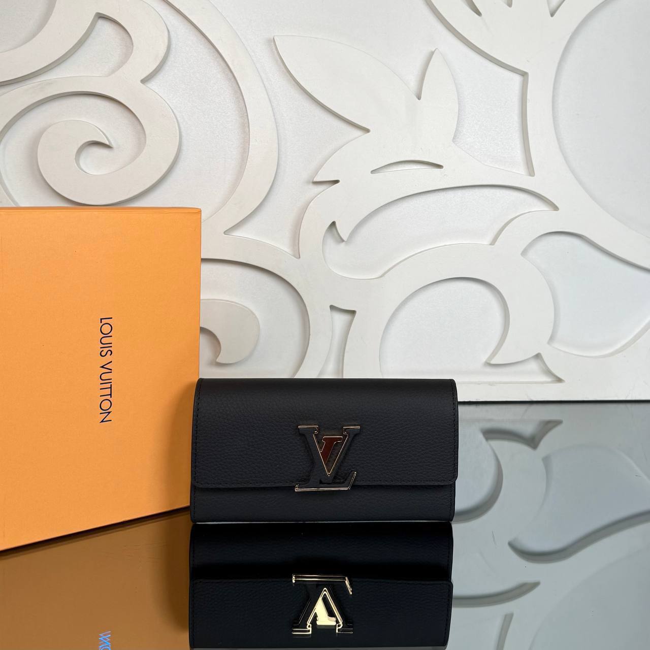 Louis Vuitton Capucines Wallet