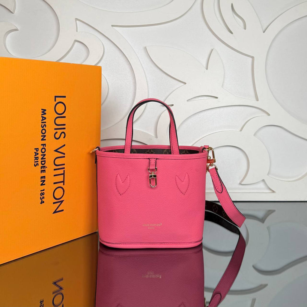 Louis Vuitton Neverfull Bandouliere Inside Out BB