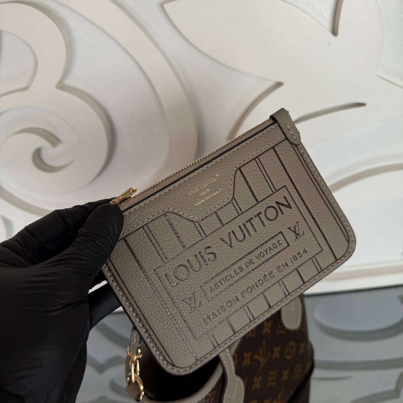 Louis Vuitton Neverfull Bandouliere Inside Out BB