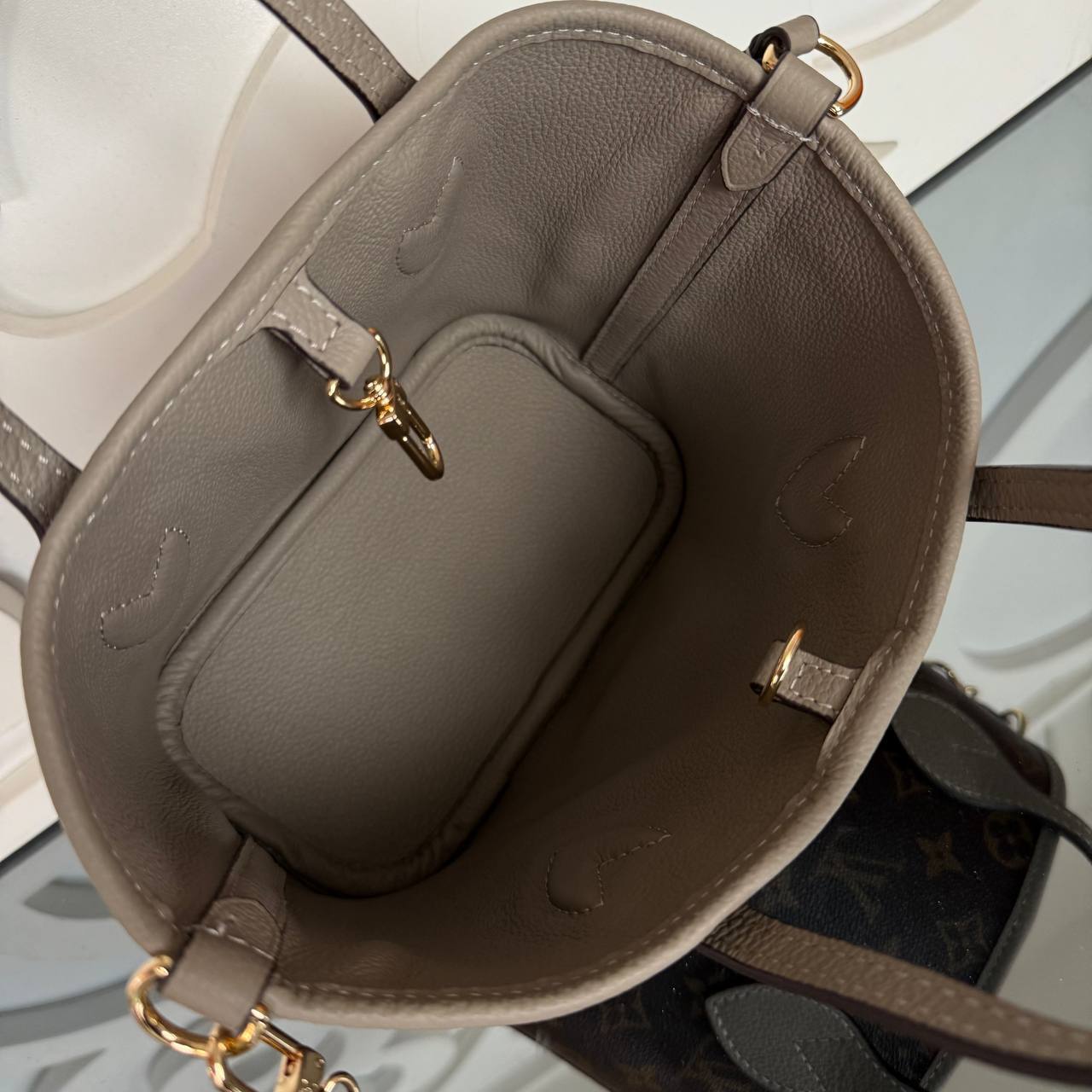 Louis Vuitton Neverfull Bandouliere Inside Out BB