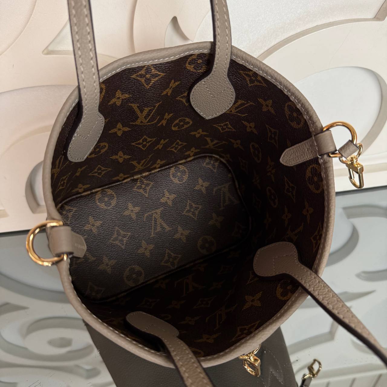 Louis Vuitton Neverfull Bandouliere Inside Out BB
